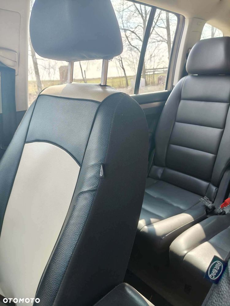 Volkswagen Touran 1.9 TDI Highline DSG - 5