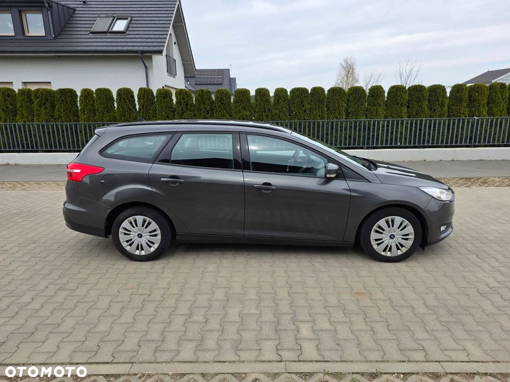 Ford Focus 1.0 EcoBoost Trend - 9