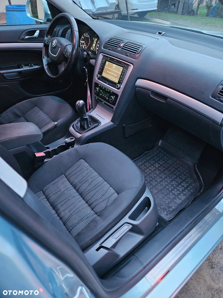 Skoda Octavia 1.6 IMPULS EDITION - 10