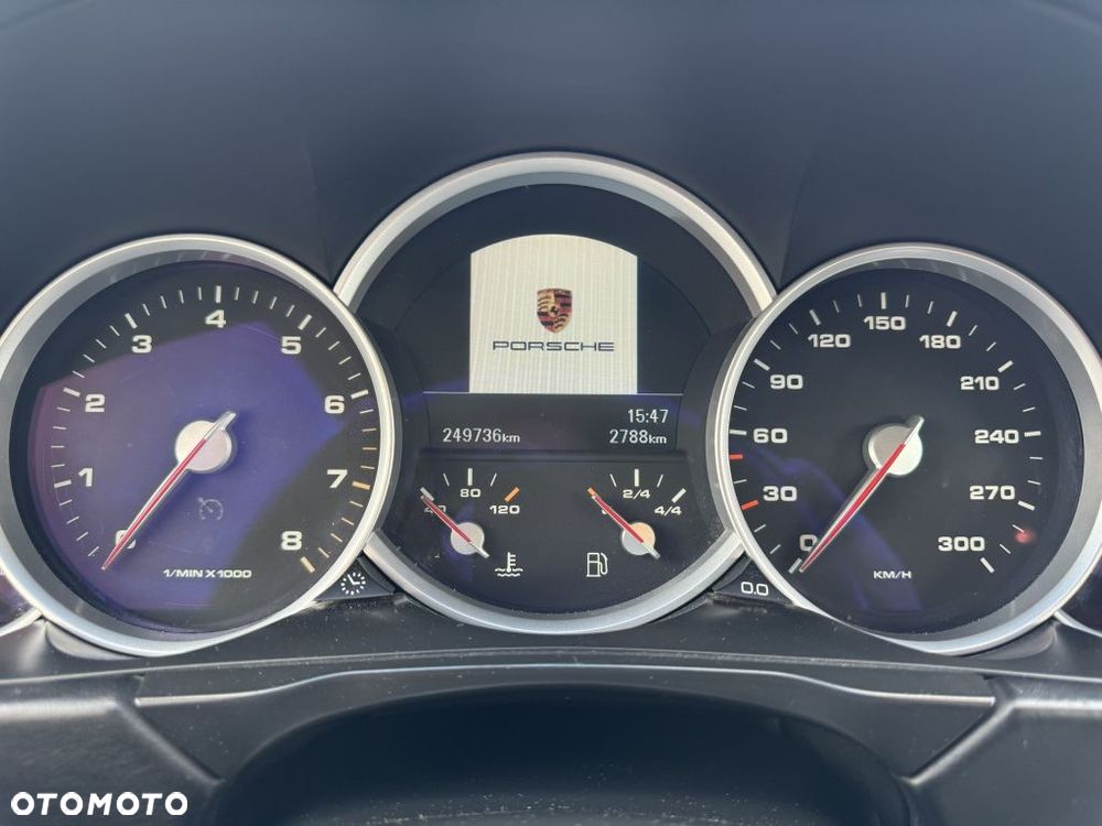 Porsche Cayenne Turbo - 31