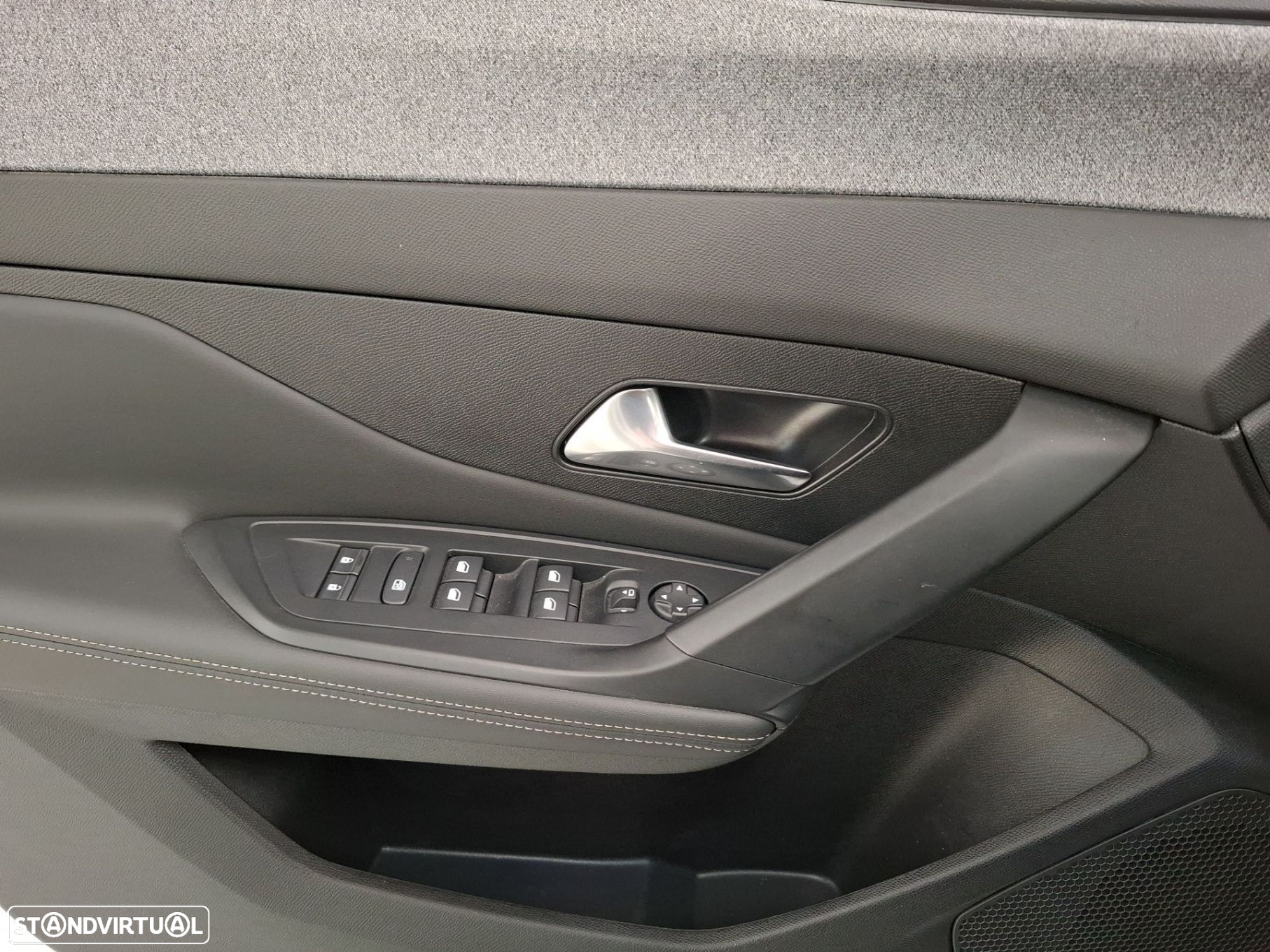 Peugeot e-308 54 kWh Allure - 23