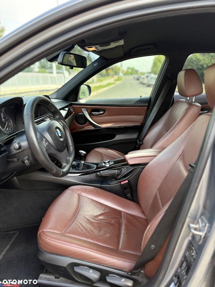 BMW Seria 3 318d - 16