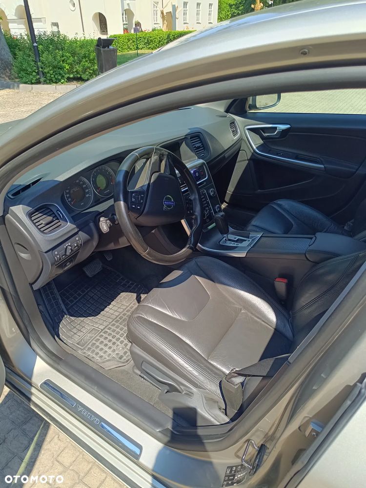 Volvo S60 T4 Momentum - 6