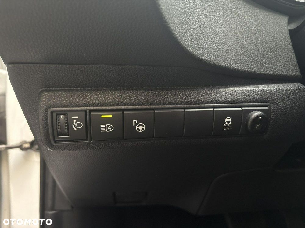 Toyota Corolla 1.8 Hybrid Comfort - 22