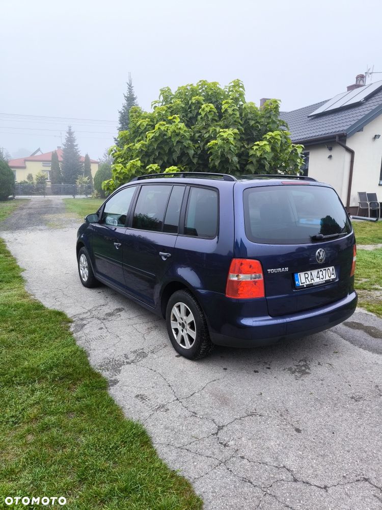 Volkswagen Touran - 2