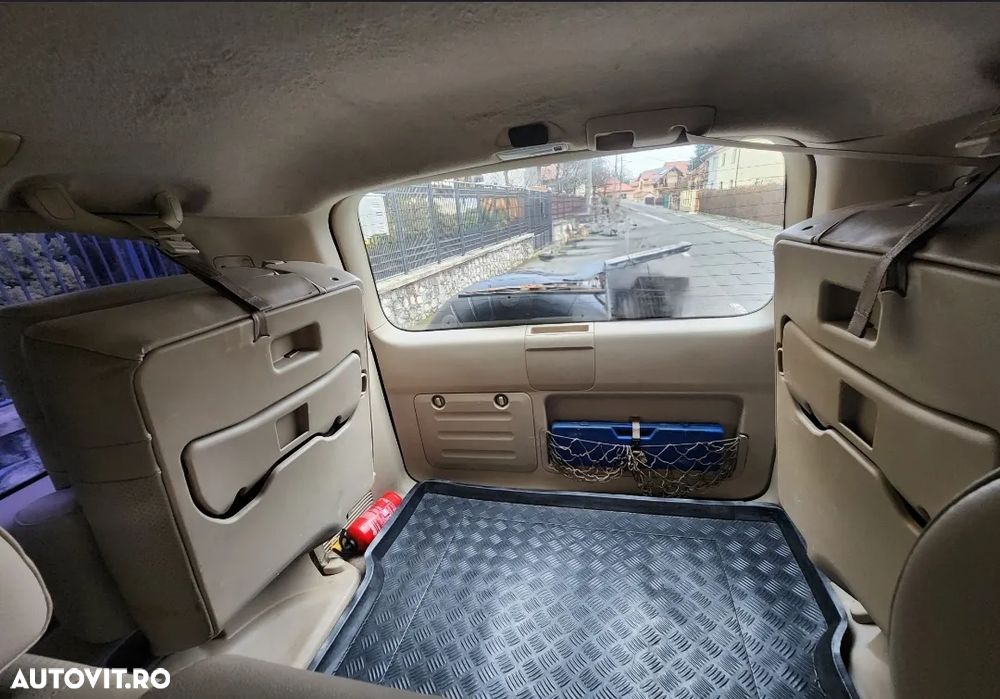 Toyota Land Cruiser - 6