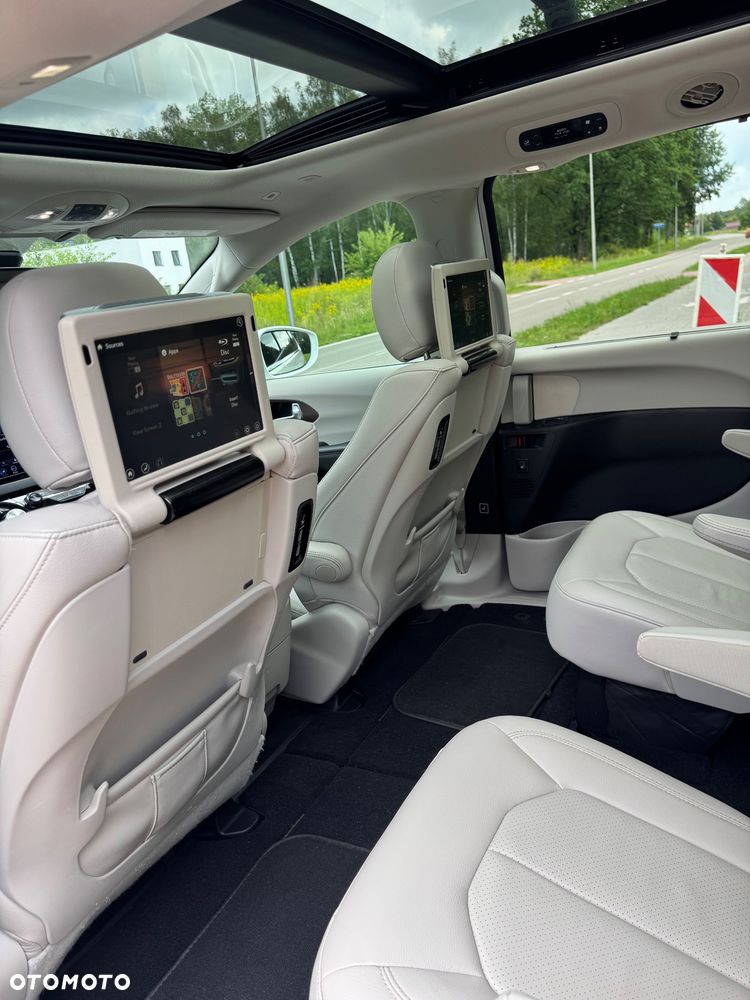 Chrysler Pacifica - 13