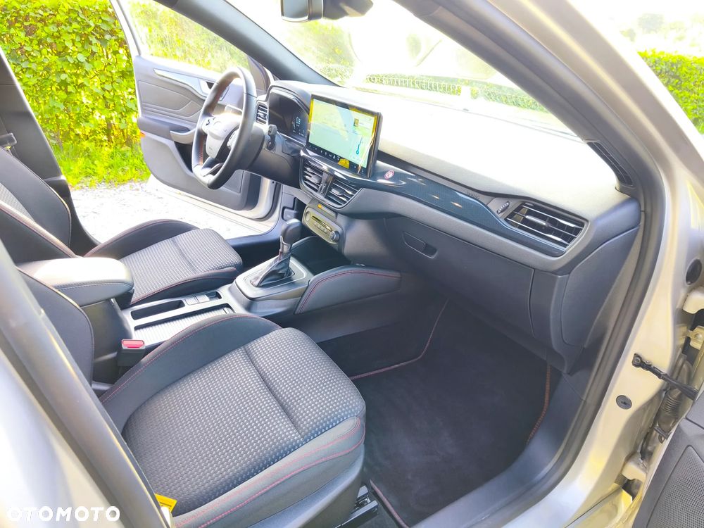 Ford Focus 1.0 EcoBoost Hybrid ST-LINE - 14
