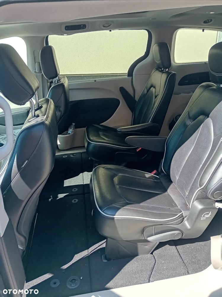 Chrysler Pacifica - 9
