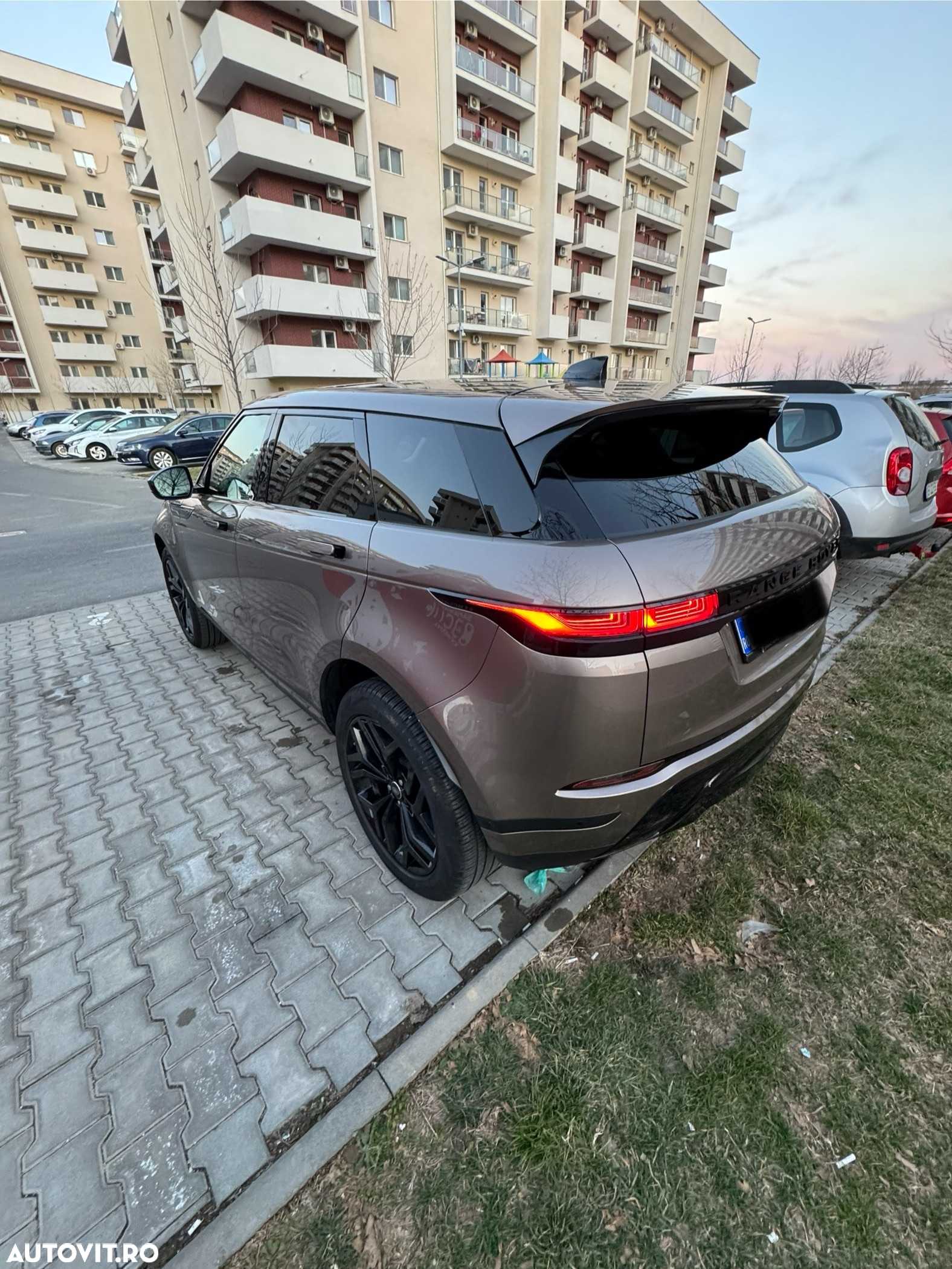Land Rover Range Rover Evoque 2.0 D200 MHEV SE - 4