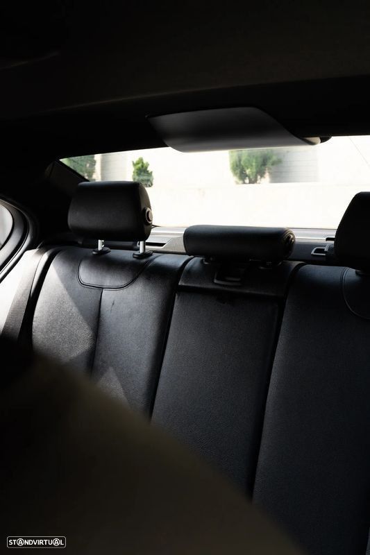 BMW 330 e Pack M Auto - 32