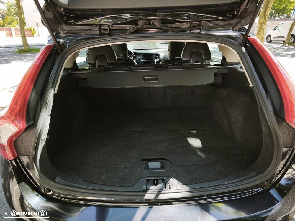 Volvo V60 1.6 D2 Drive Momentum Start/Stop - 8