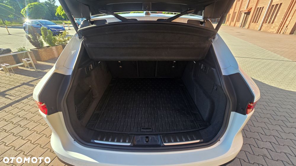 Jaguar F-Pace P250 AWD - 32