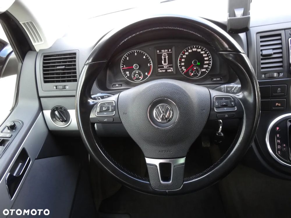 Volkswagen Multivan - 25