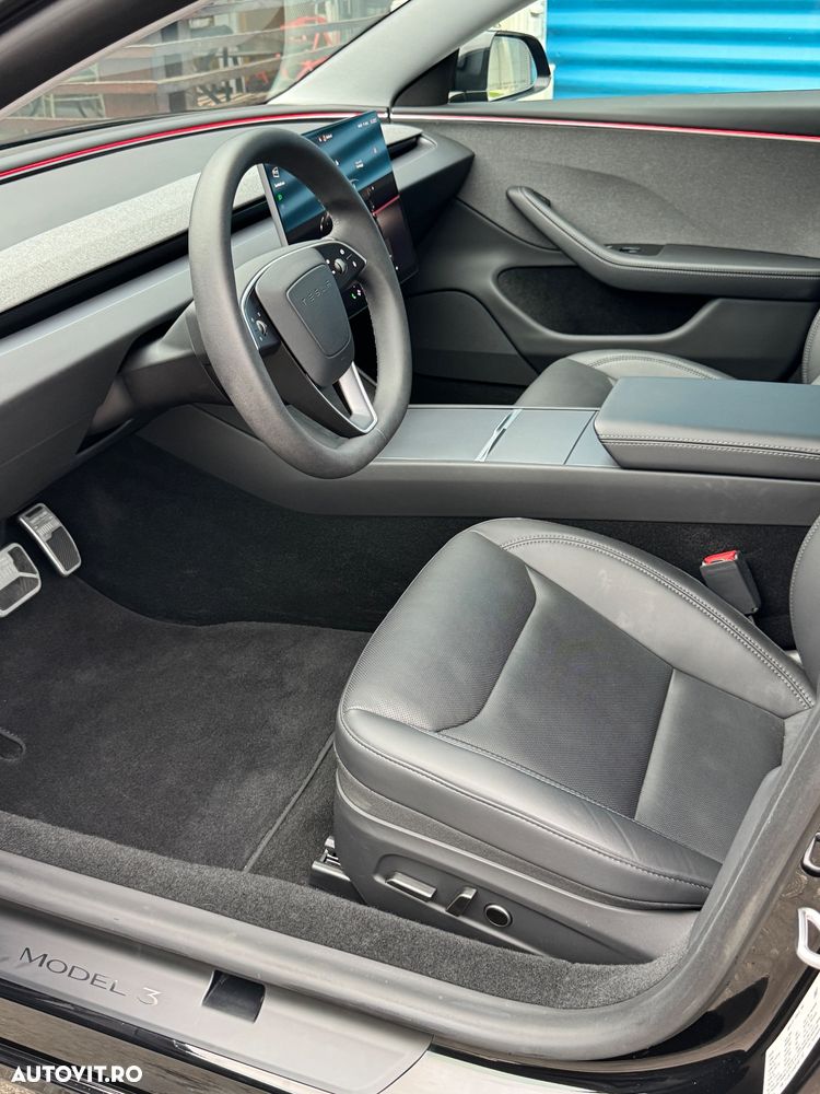 Tesla Model 3 - 10