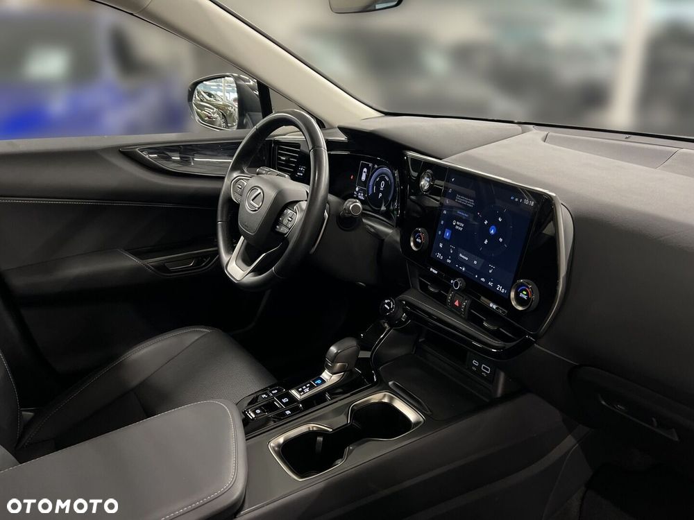 Lexus NX 350h Business AWD - 18