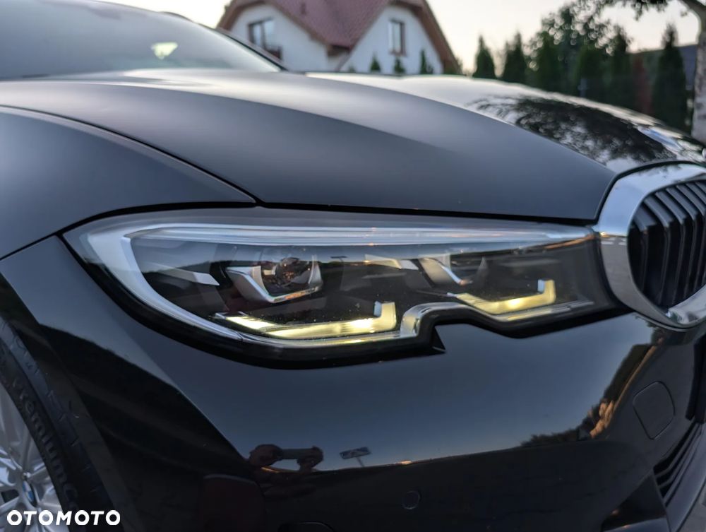 BMW Seria 3 320d MHEV Sport Line - 32