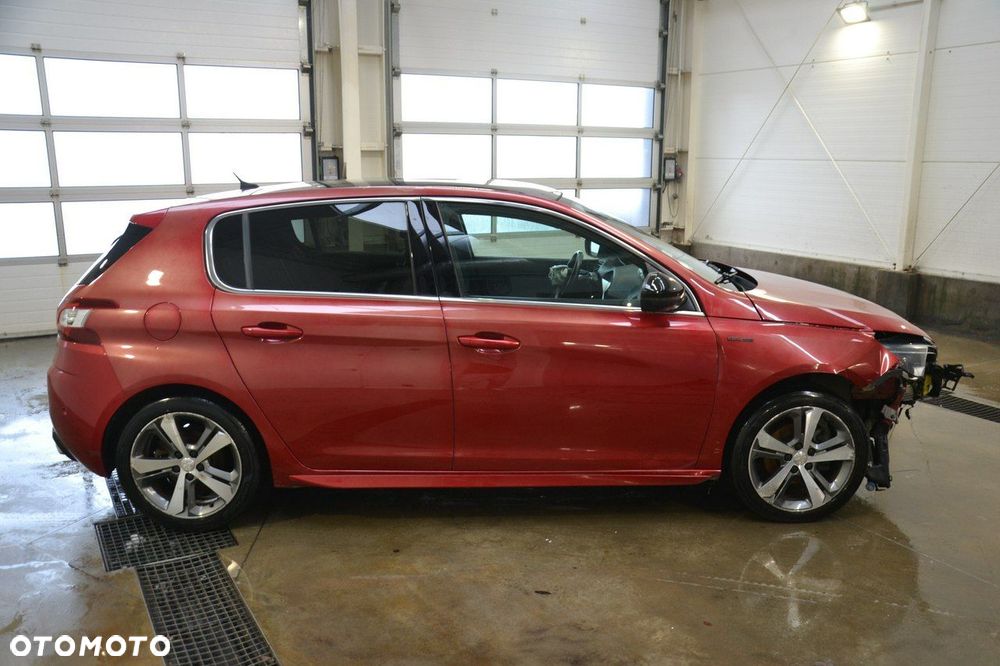 Peugeot 308 - 8
