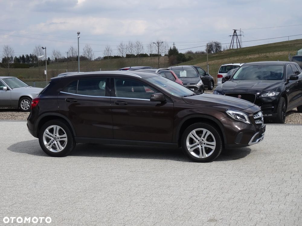 Mercedes-Benz GLA 200 d 4Matic 7G-DCT UrbanStyle Edition - 3