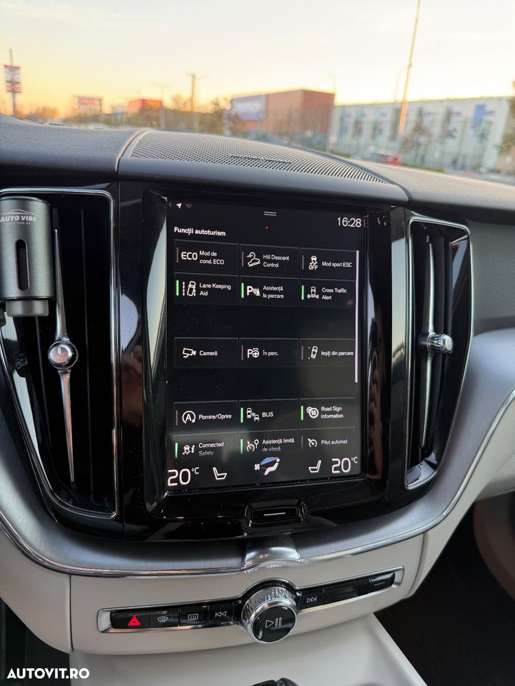 Volvo XC 60 D4 Momentum Pro - 14