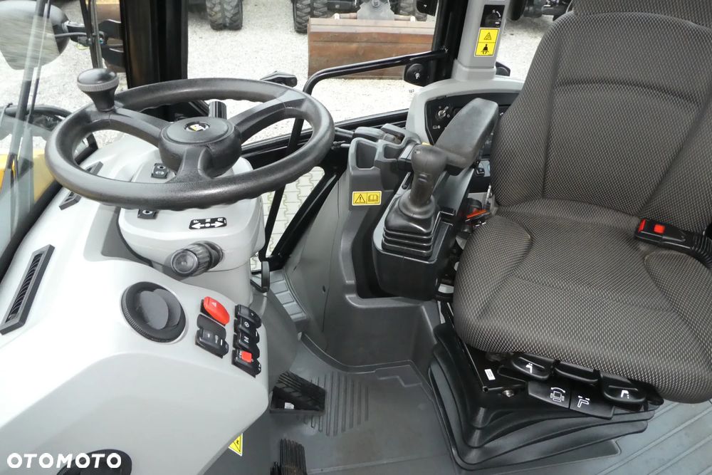 Caterpillar 444 -O7A Z NIEMIEC - 26