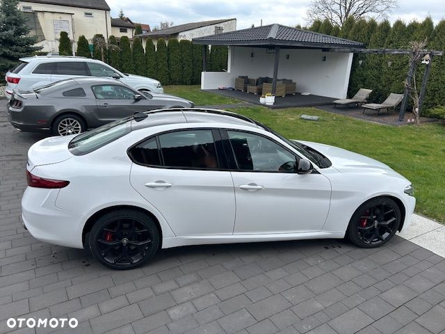 Alfa Romeo Giulia 2.0 Turbo 16V AT8-Q4 Veloce - 1