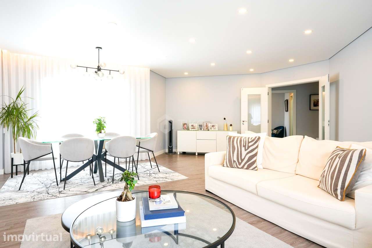T4 PREMIUM REMODELADO EM 2026 | 170 M² | SMART HOME | 2 GARAGENS - Grande imagem: 4/46