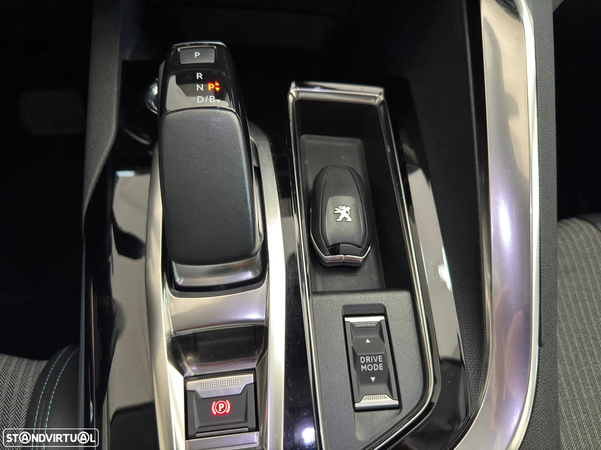 Peugeot 3008 1.6 Hybrid Allure Pack e-EAT8 - 11