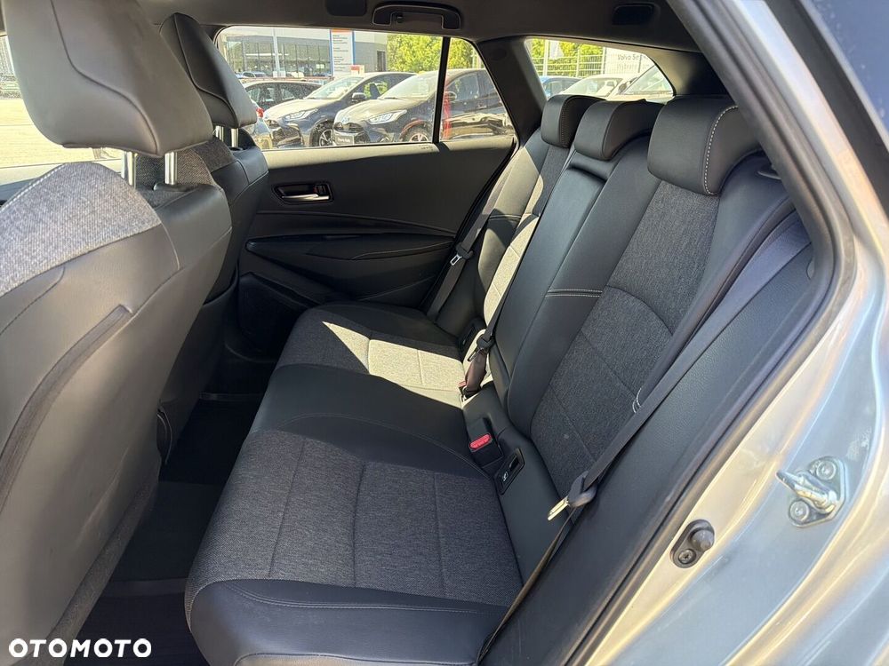 Toyota Corolla 2.0 Hybrid Style - 22