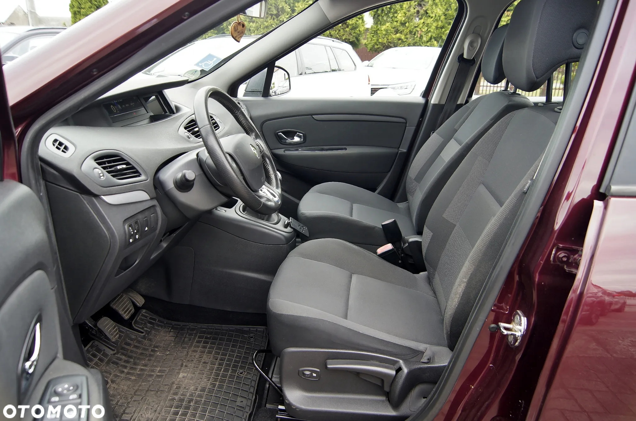Renault Scenic 1.6 16V TomTom Edition - 9