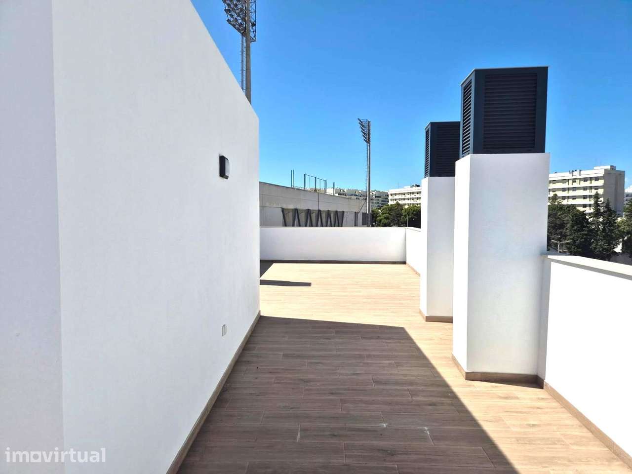 Penthouse T2 nova com garagem em Faro - Grande imagem: 3/24