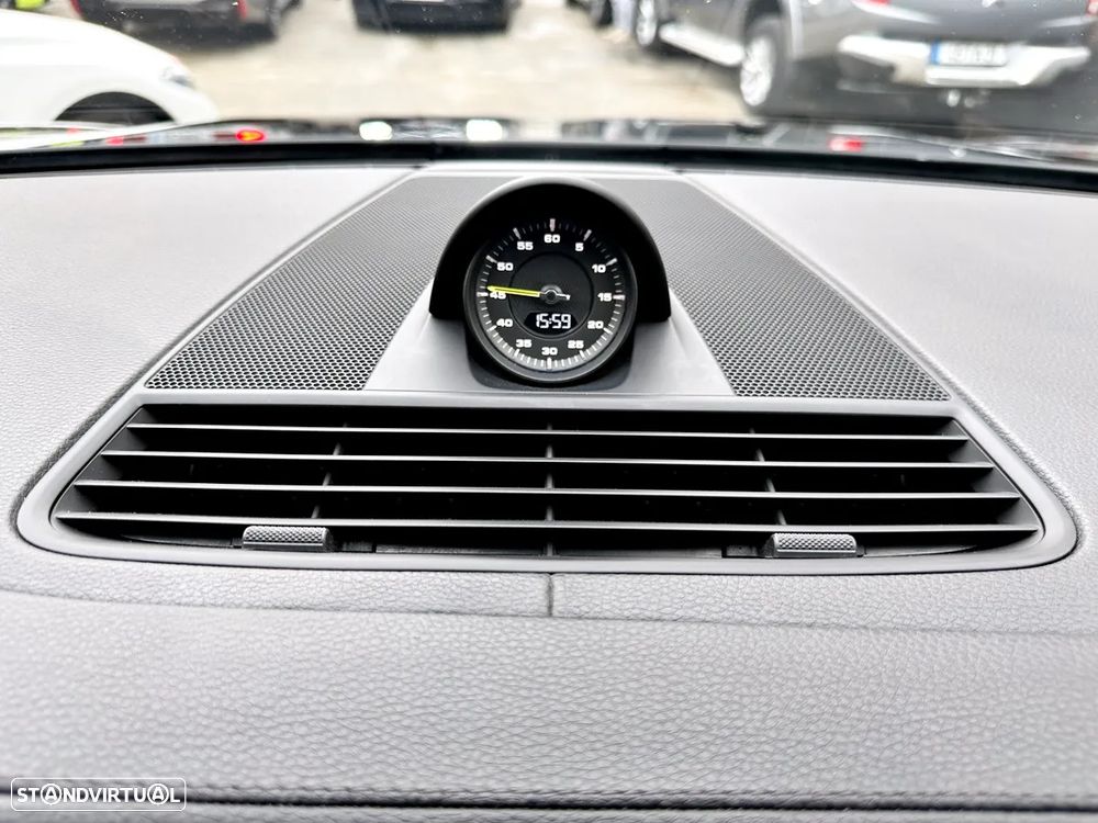 Porsche Panamera 4 E-Hybrid - 18