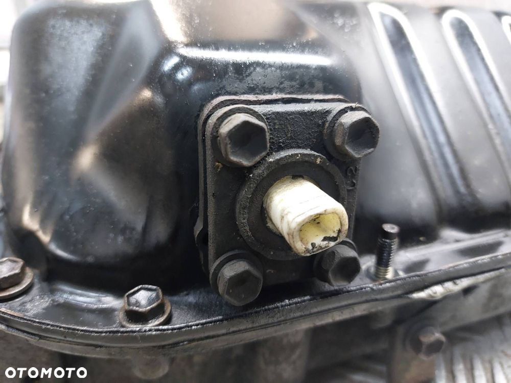 MISA MISKA OLEJOWA TOYOTA COROLLA E11 LIFT 2.0 D4D - 4