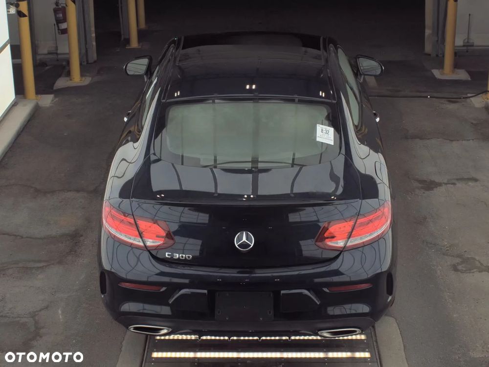 Mercedes-Benz Klasa C 300 Coupe 7G-TRONIC AMG Line - 5
