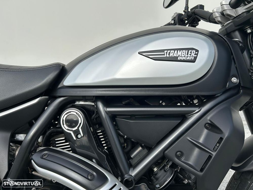 Ducati Scrambler 800 Icon Dark - 11