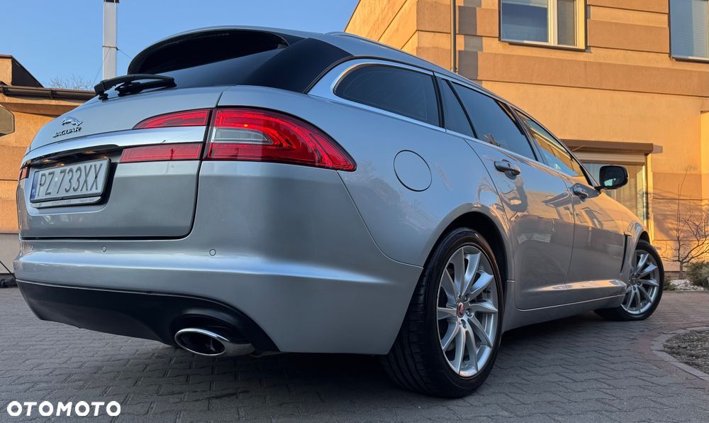 Jaguar XF 2.2 D Premium Luxury - 26