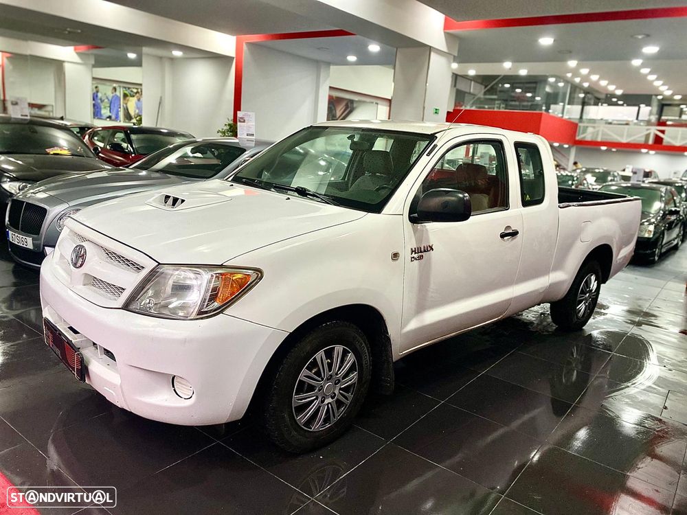 Toyota Hilux 2.5 D-4D CE - 4