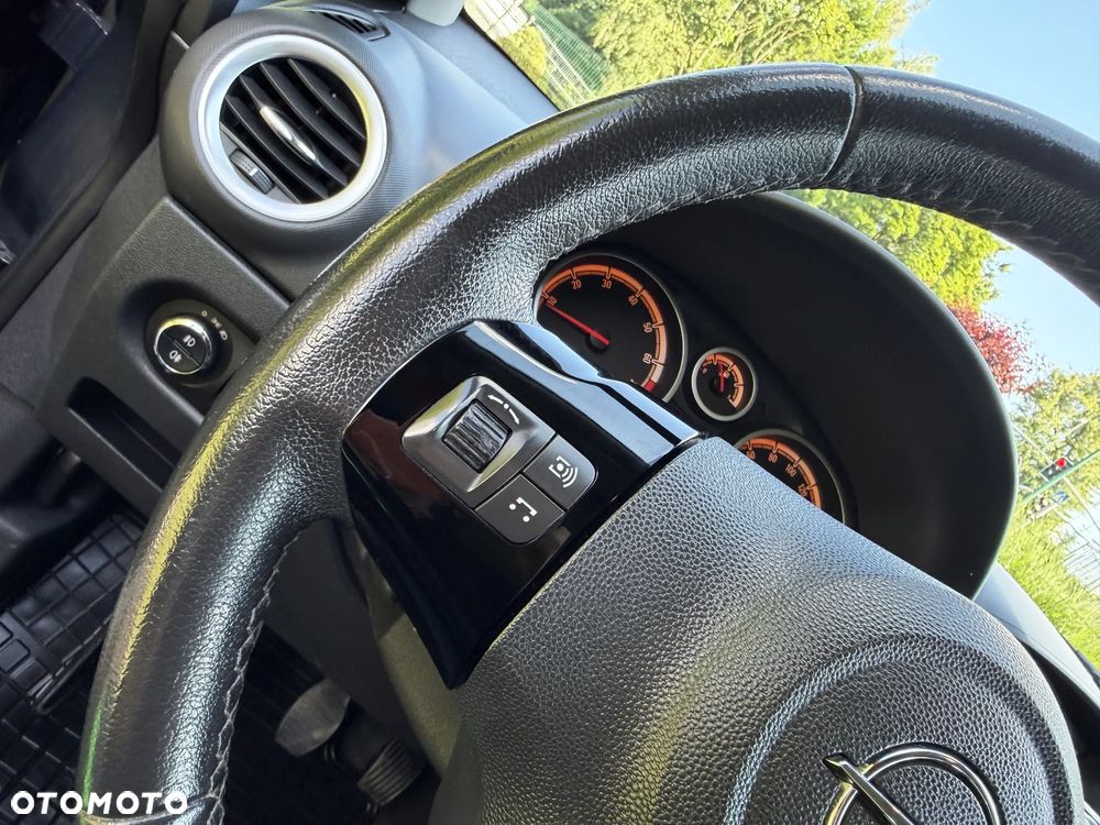 Opel Corsa 1.2 16V Cosmo - 24