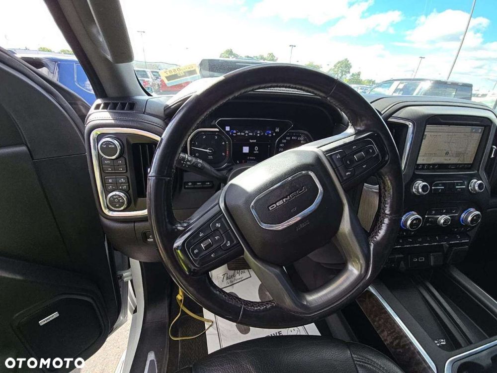 GMC Sierra - 11