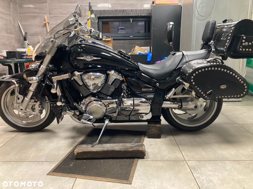 Suzuki Intruder - 23