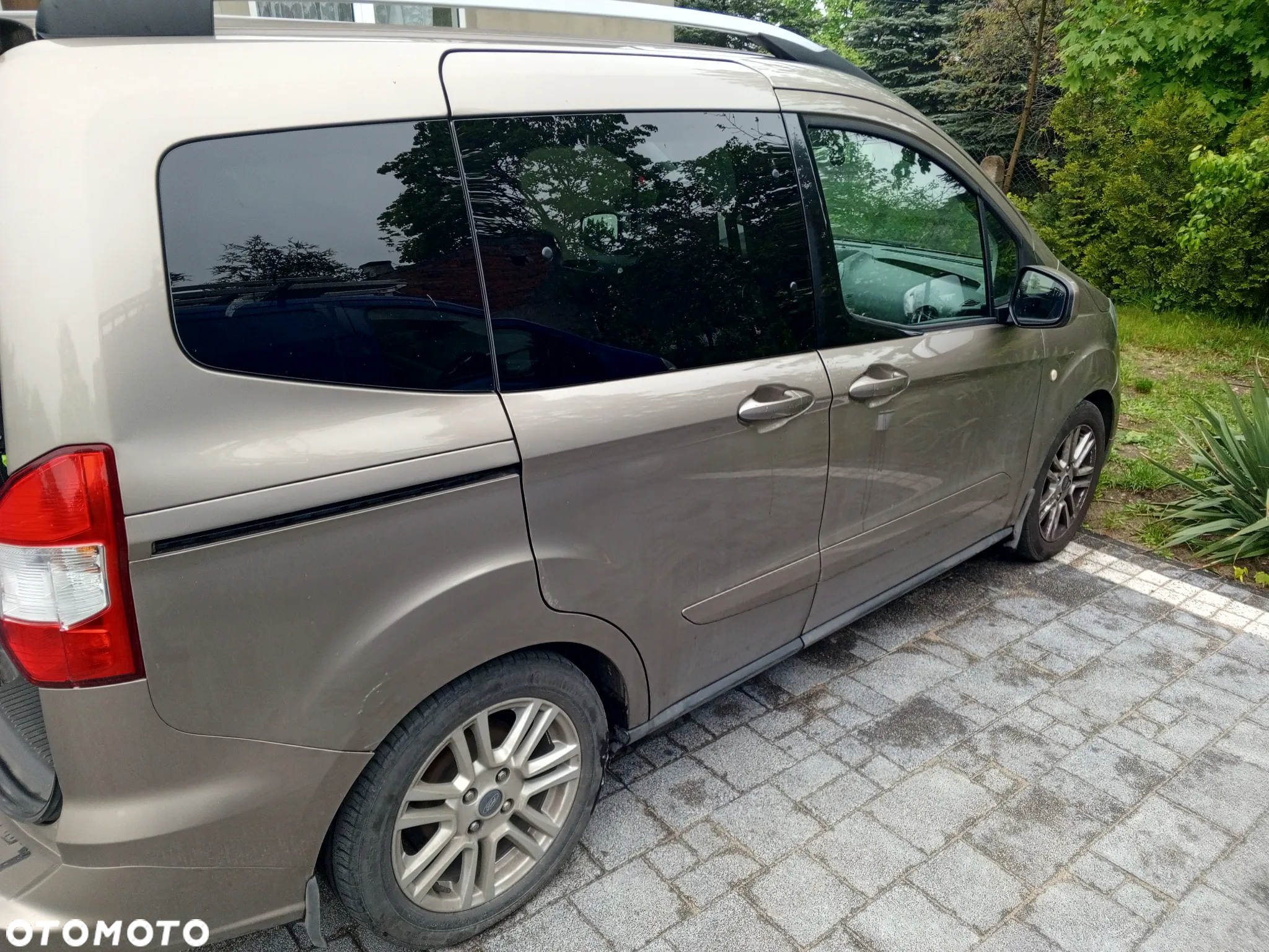 Ford Tourneo Courier 1.0 EcoBoost Titanium - 12