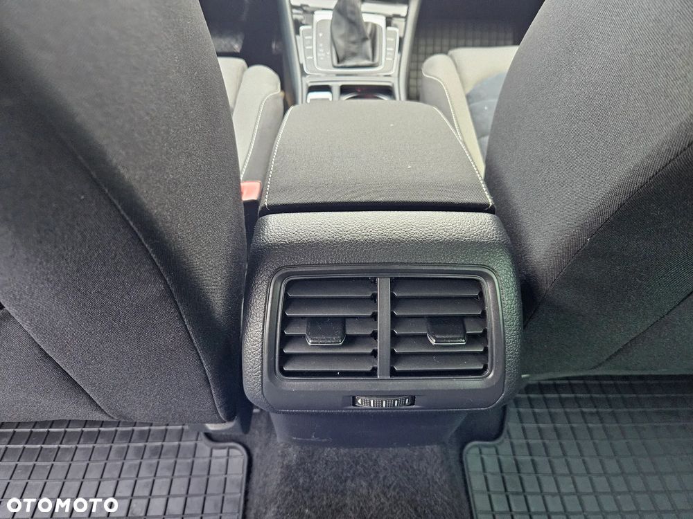 Volkswagen Golf 1.4 TSI BMT Comfortline DSG - 26