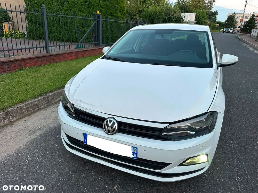 Volkswagen Polo 1.6 TDI SCR Comfortline - 23
