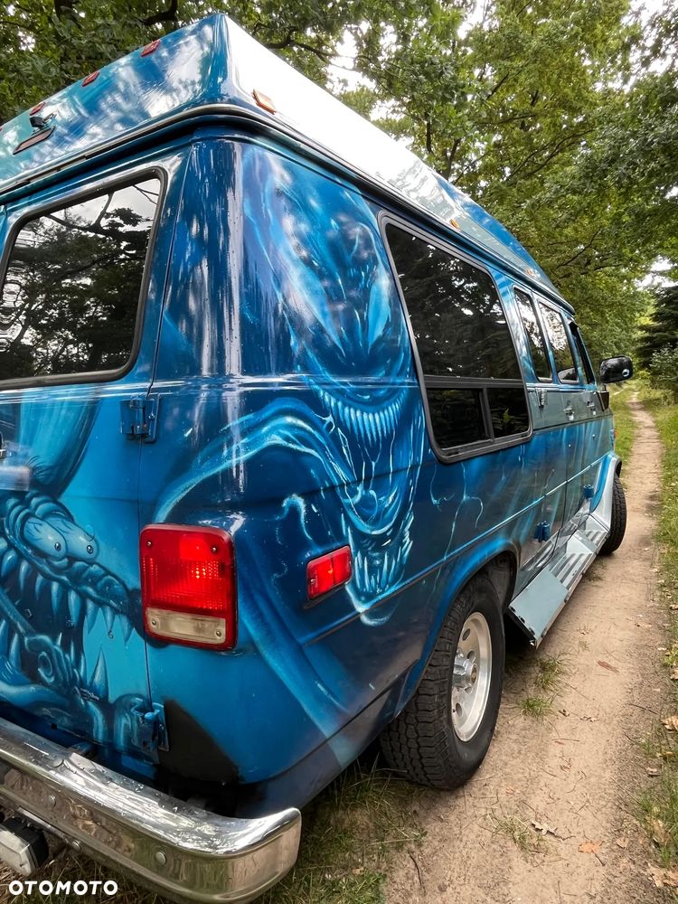 Chevrolet Chevy Van - 6