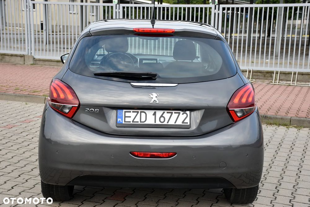 Peugeot 208 - 16