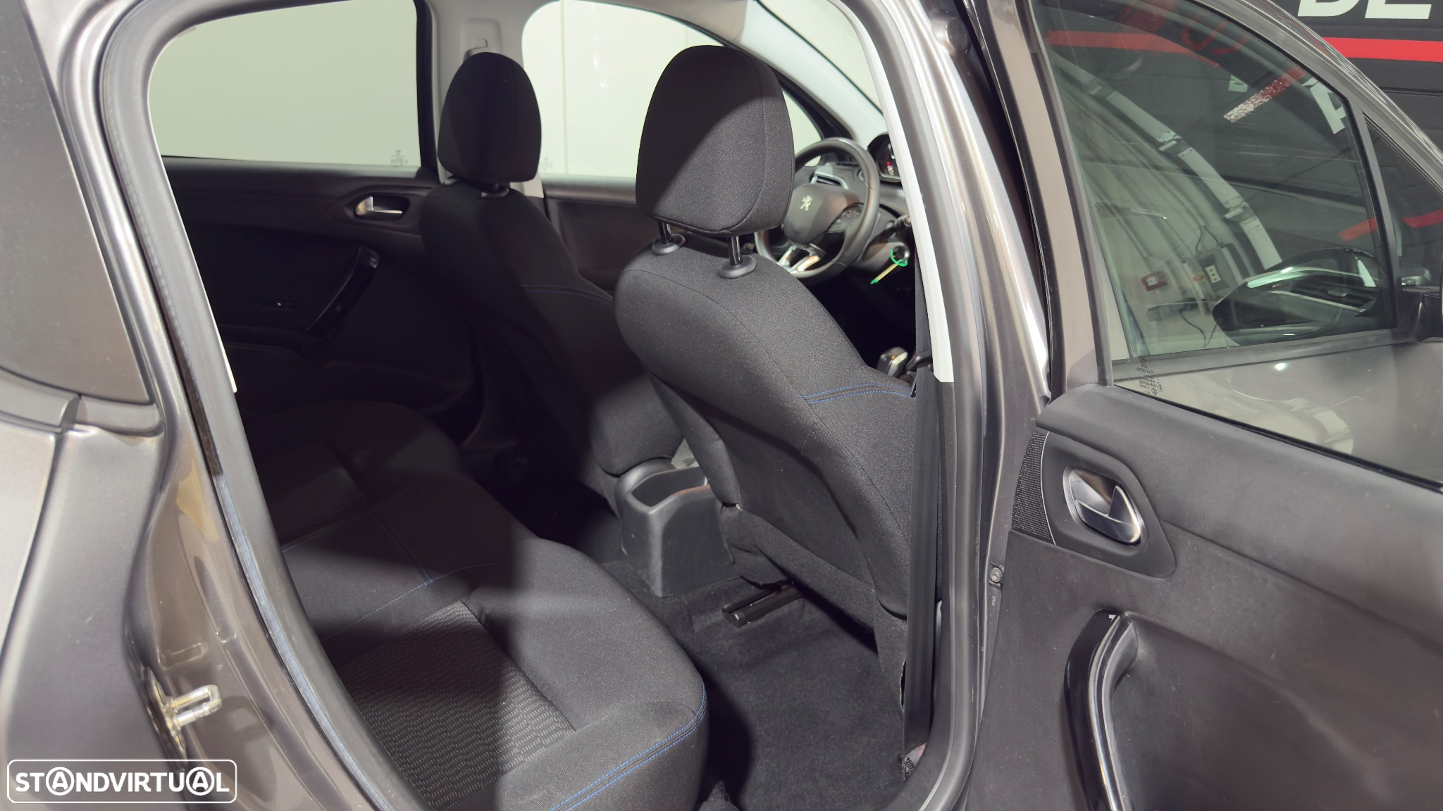 Peugeot 208 1.2 PureTech Signature - 10
