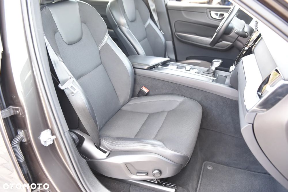 Volvo XC 60 - 22