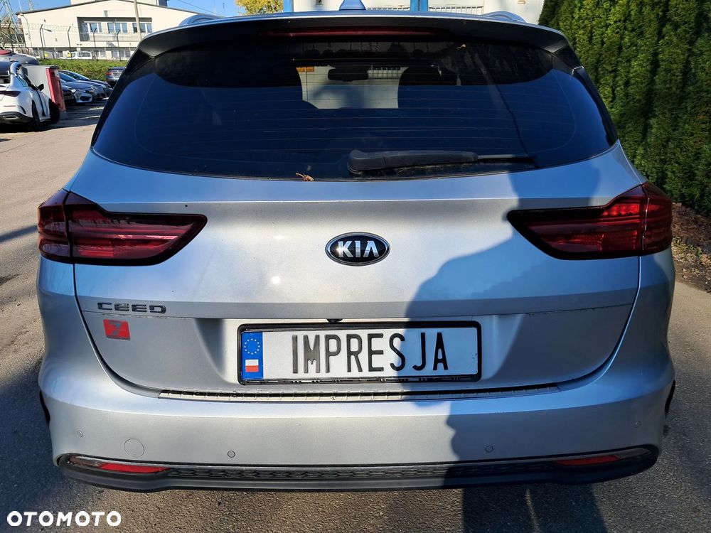 Kia Ceed - 13