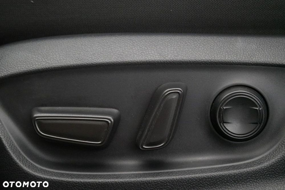 Toyota Camry 2.5 Hybrid Comfort CVT - 27