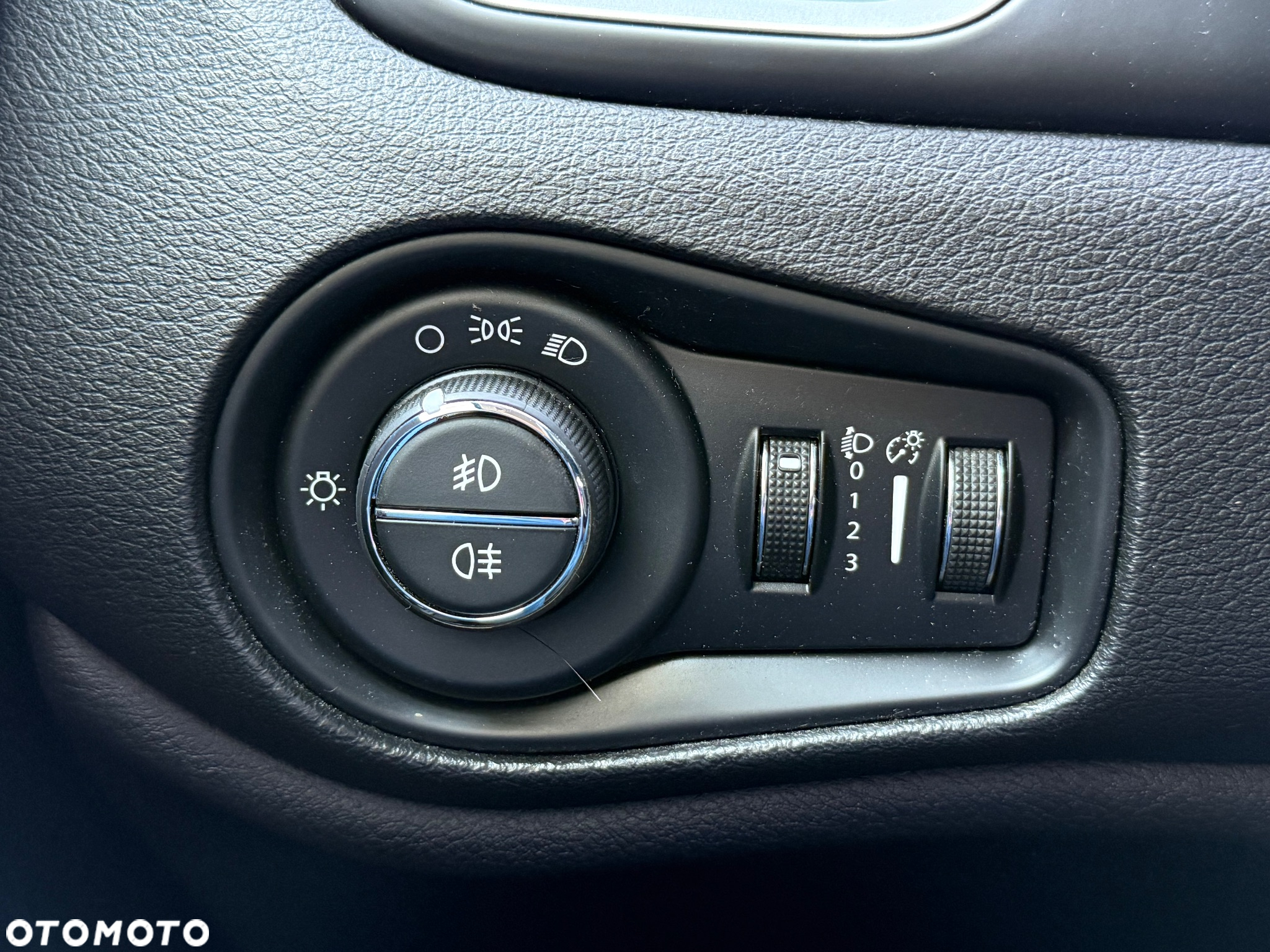Jeep Renegade 1.4 MultiAir Longitude - 29